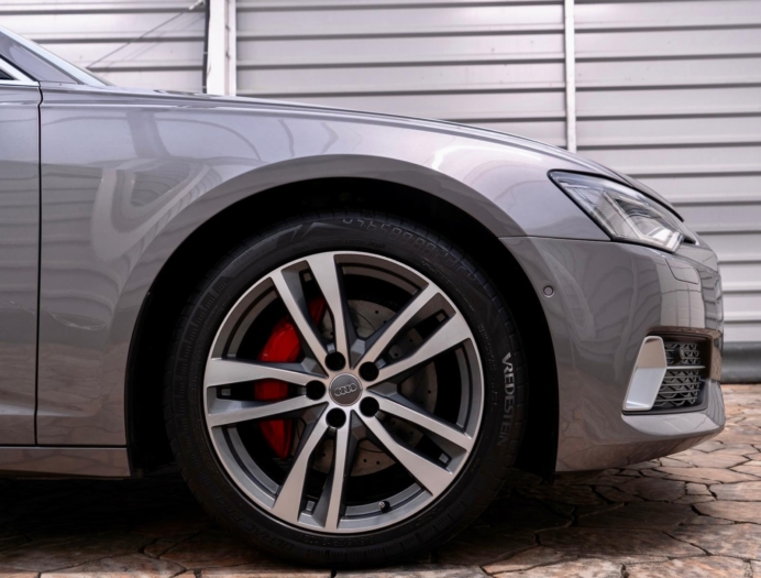 Szary Audi A6 Limousine 50TDI 2018 rok 286 KM