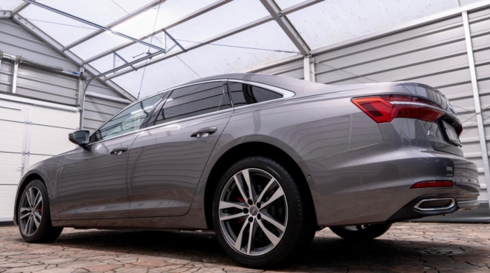 Szary Audi A6 Limousine 50TDI 2018 rok 286 KM