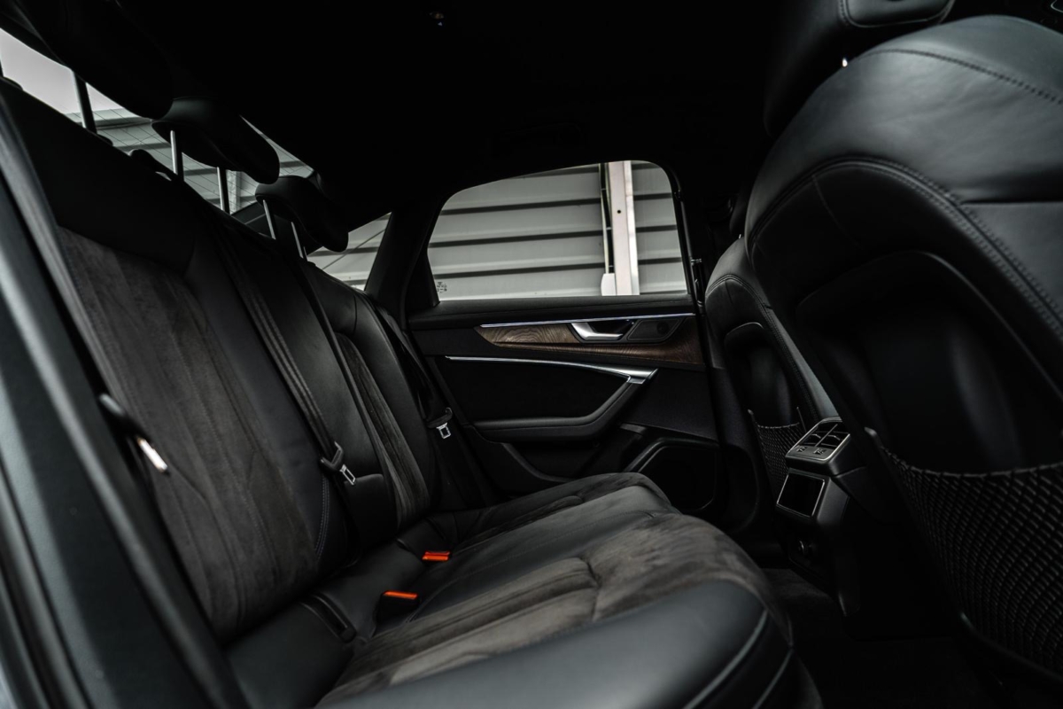 Szary Audi A6 Limousine 50TDI 2018 rok 286 KM