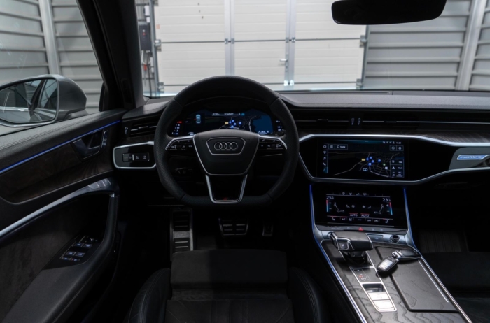 Szary Audi A6 Limousine 50TDI 2018 rok 286 KM