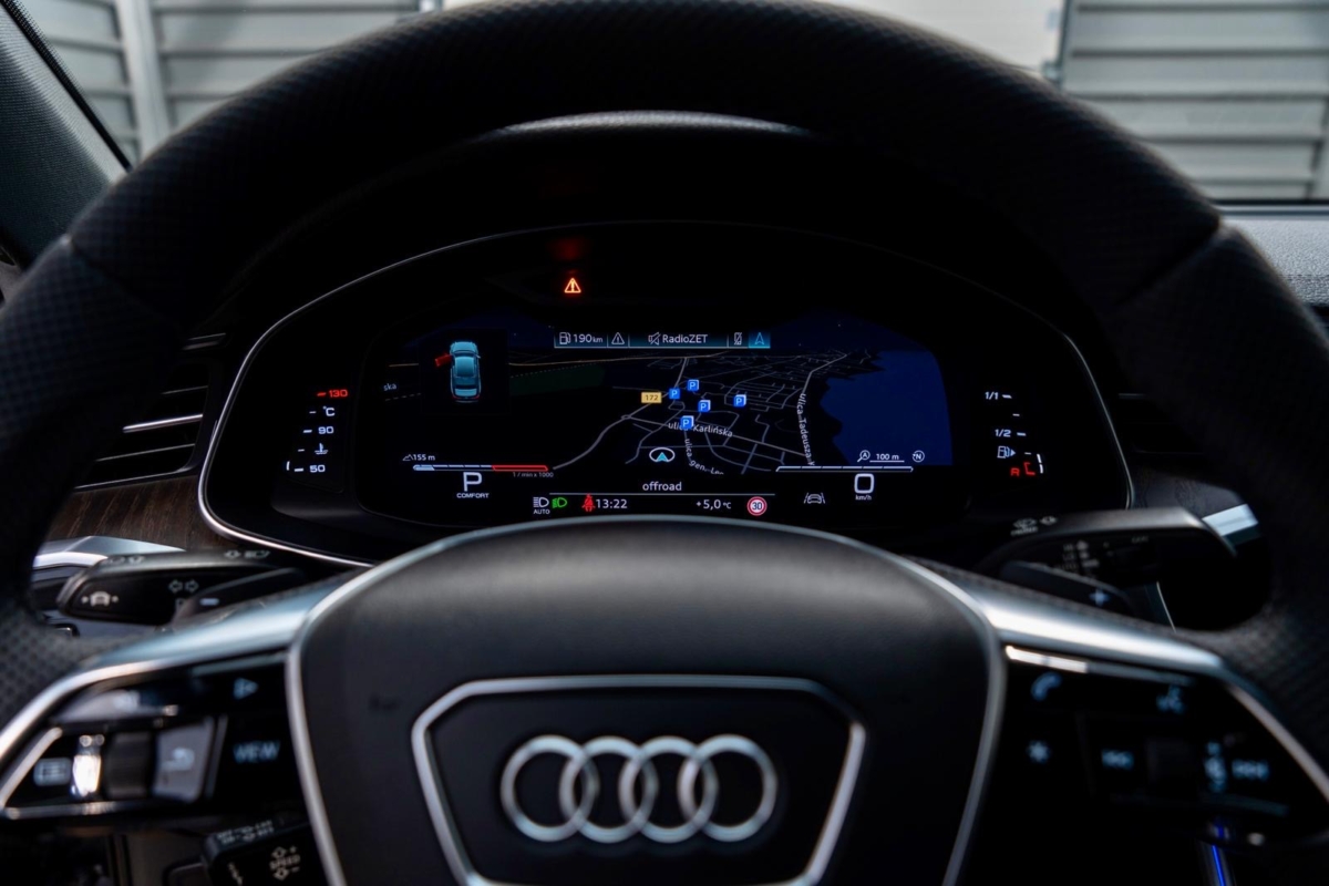 Szary Audi A6 Limousine 50TDI 2018 rok 286 KM