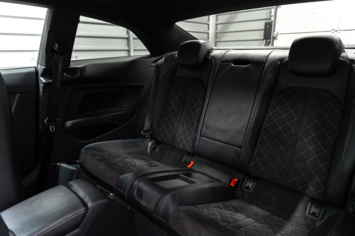 Niebieski Navarra metaliczny Audi RS 5 Exclusive 2018 rok 450 KM