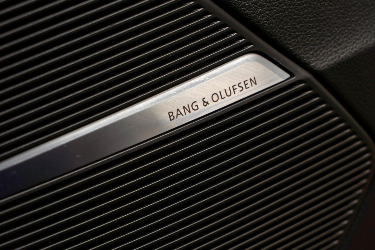 Niebieski Navarra metalik Audi Q8 S-Line 50TDI 2019 rok 286 KM