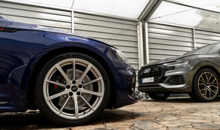 Niebieski Navarra metaliczny Audi RS 5 Exclusive 2018 rok 450 KM