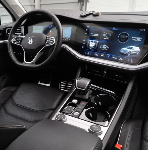 Biały perłowy Volkswagen Touareg R-line 3.0 TFSI V6 340KM 2022 rok 340 KM