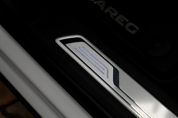 Biały perłowy Volkswagen Touareg R-line 3.0 TFSI V6 340KM 2022 rok 340 KM