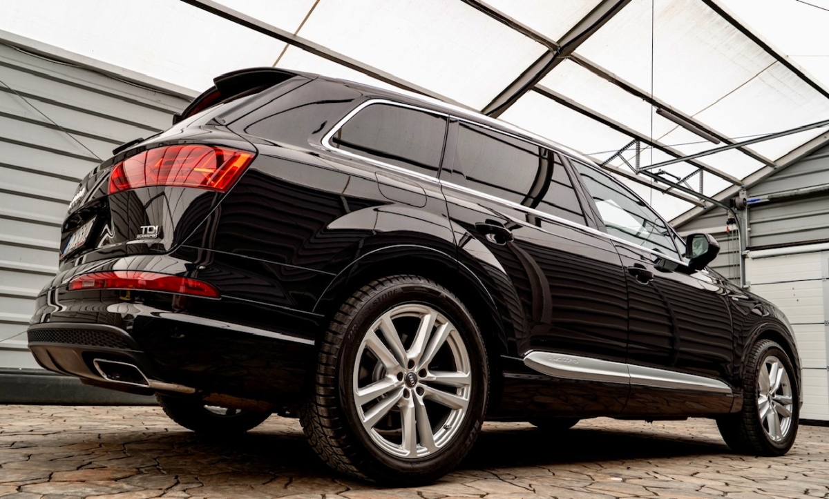 czarny Audi Q7 S-line 3.0TDI 2017 rok