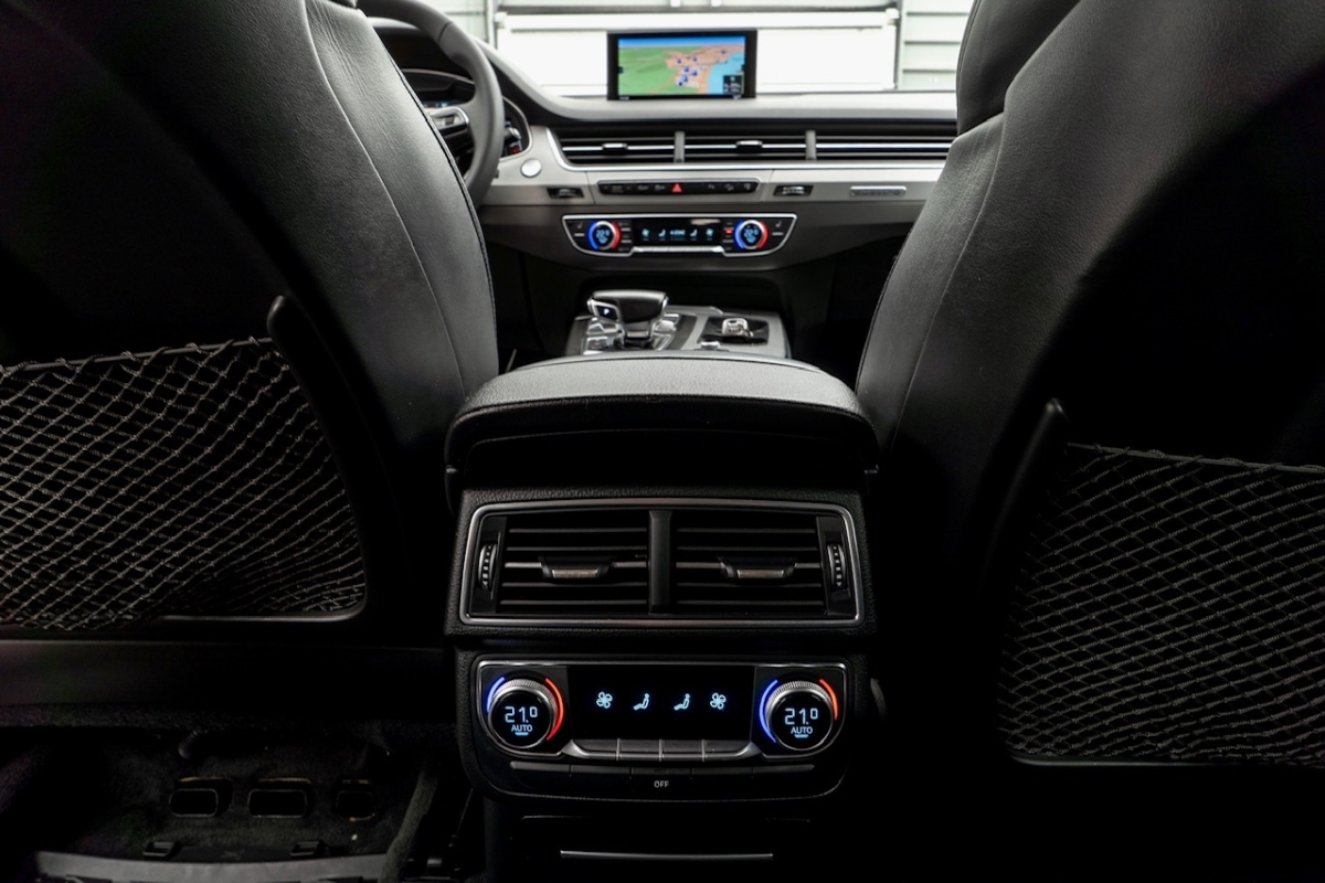 czarny Audi Q7 S-line 3.0TDI 2017 rok