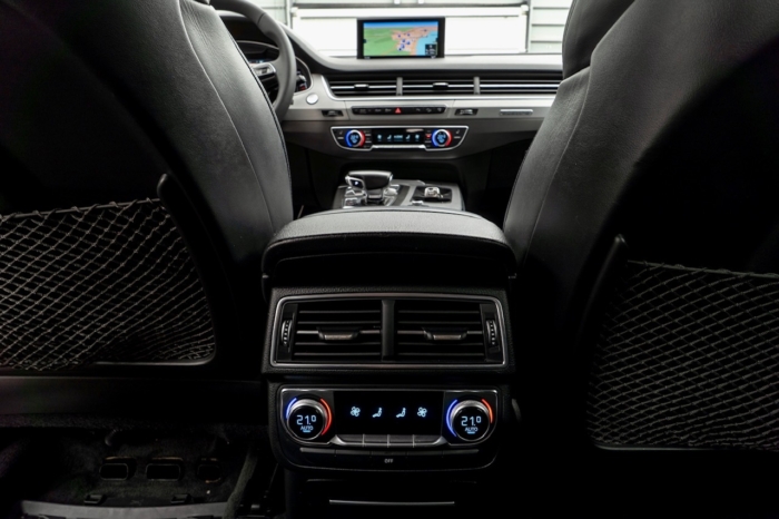 czarny Audi Q7 S-line 3.0TDI 2017 rok