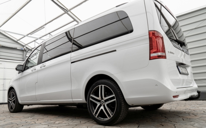 Mercedes-Benz V-klasa V300d 2023 rok 250 KM