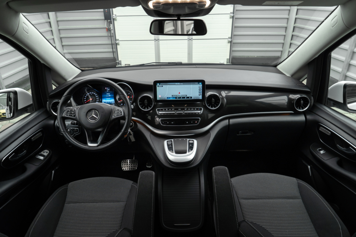 Mercedes-Benz V-klasa V300d 2023 rok 250 KM