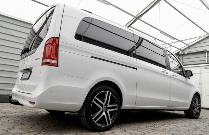 Mercedes-Benz V-klasa V300d 2023 rok 250 KM