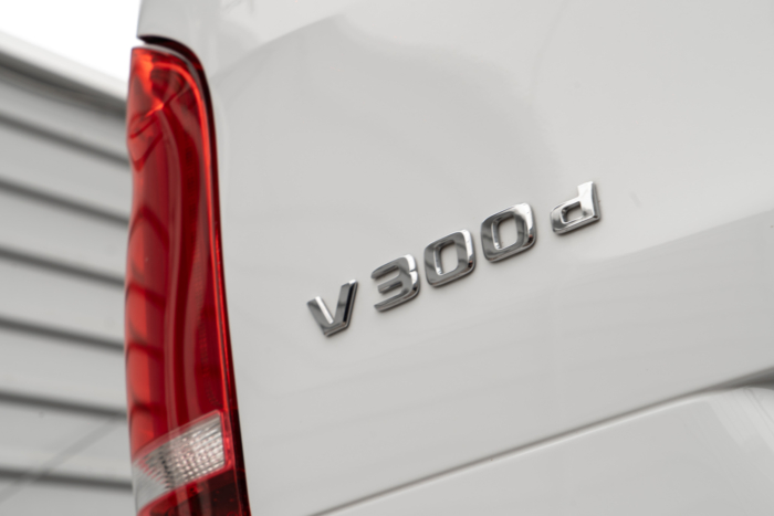 Mercedes-Benz V-klasa V300d 2023 rok 250 KM