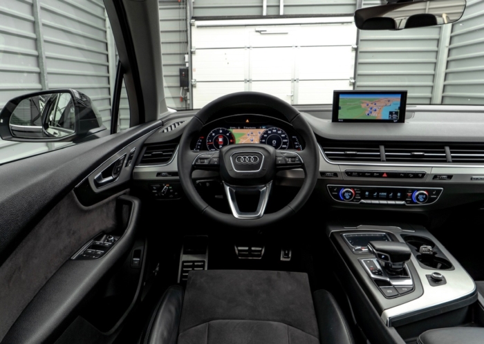 czarny Audi Q7 S-line 3.0TDI 2017 rok