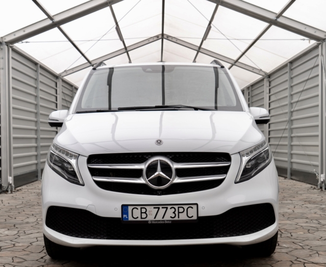 Mercedes-Benz V-klasa V300d 2023 rok 250 KM