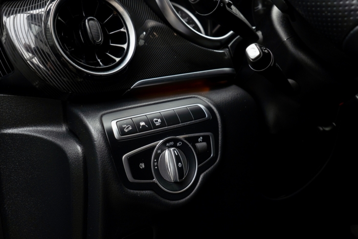 Mercedes-Benz V-klasa V300d 2023 rok 250 KM